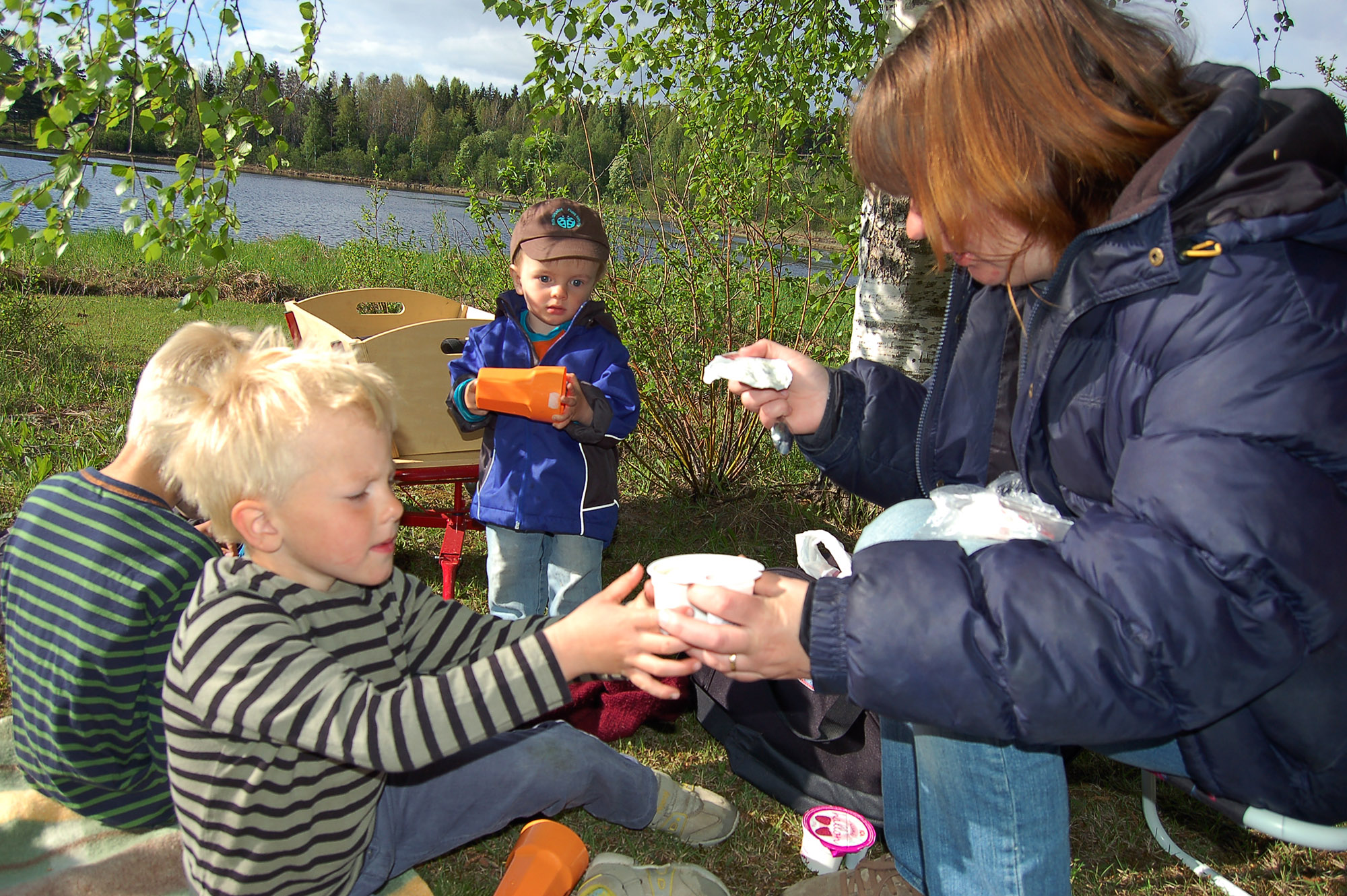 Röste.nu – Bygdens Nytt nr 3 2009 – Nyheter – Röstefamiljer på gökotta