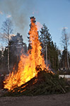 Röste.nu – Bygdens Nytt nr 3 2017 – Nyheter – Välbesökt Valborgsfirande – se vinnare och dragningslista i kontantlotteriet