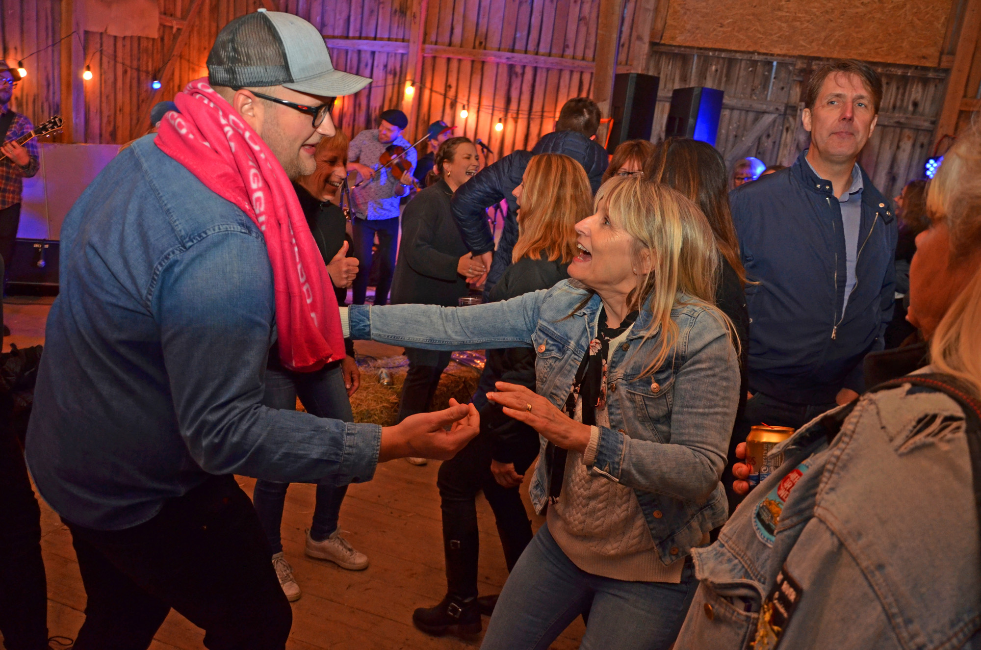 Röste.nu – Bygdens Nytt nr 3 2019 – Nyheter – Het dans både i Farmorsladan och ’’Let’s dance’’