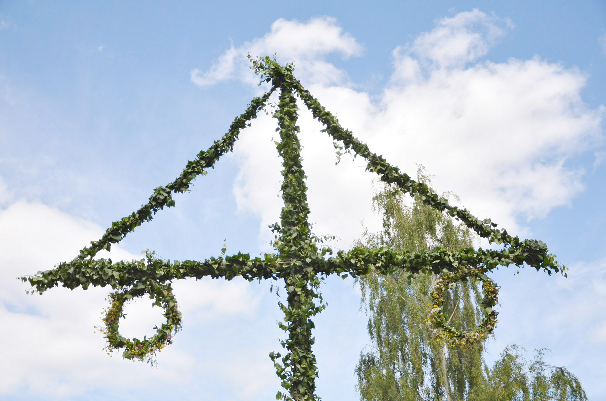 Röste.nu – Bygdens Nytt nr 3 2024 – Nyheter – Alla var som i trans under byns midsommardans...