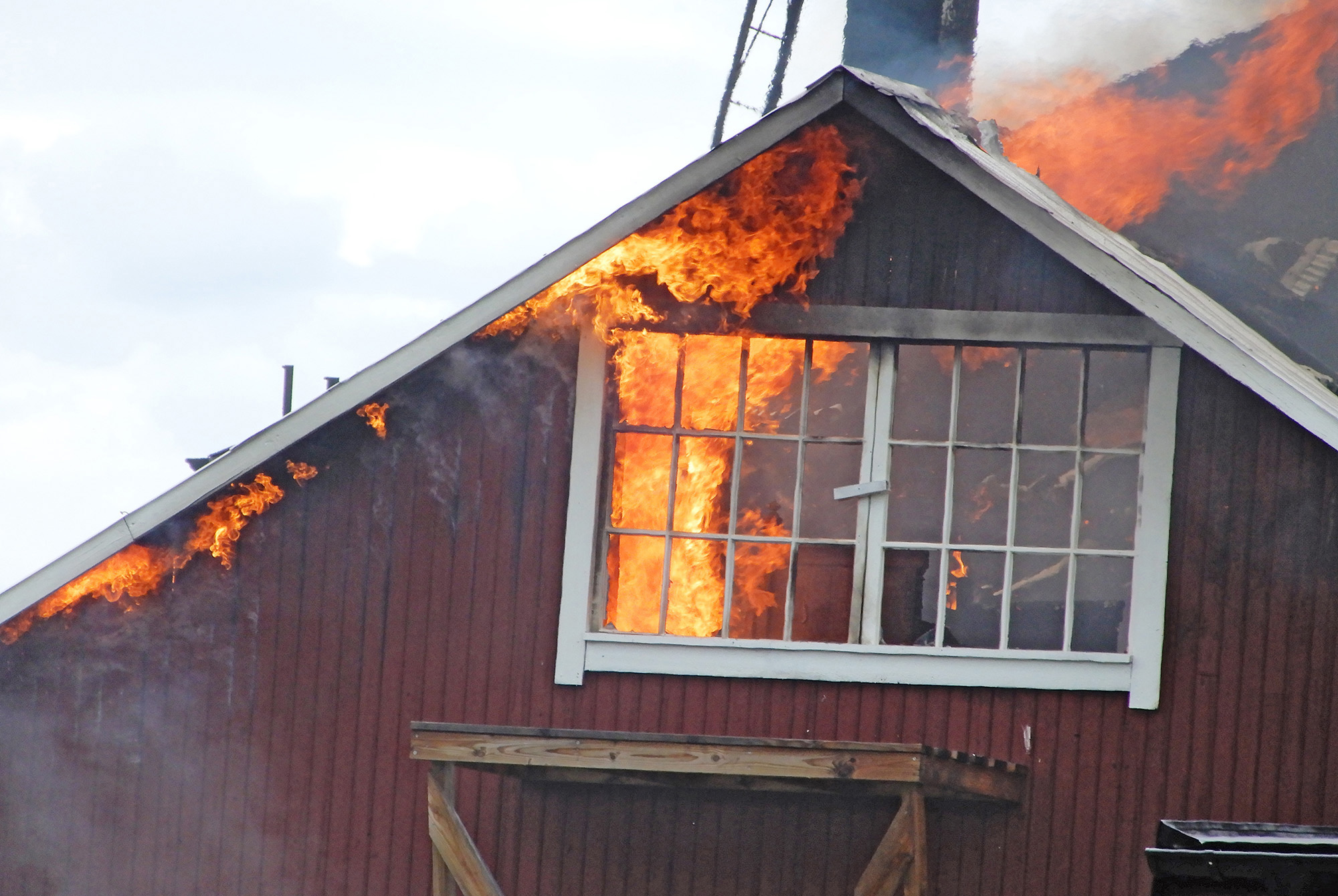 Röste.nu – Bygdens Nytt nr 3 2026 – Nyheter – Stor spridningsrisk vid verkstadsbrand