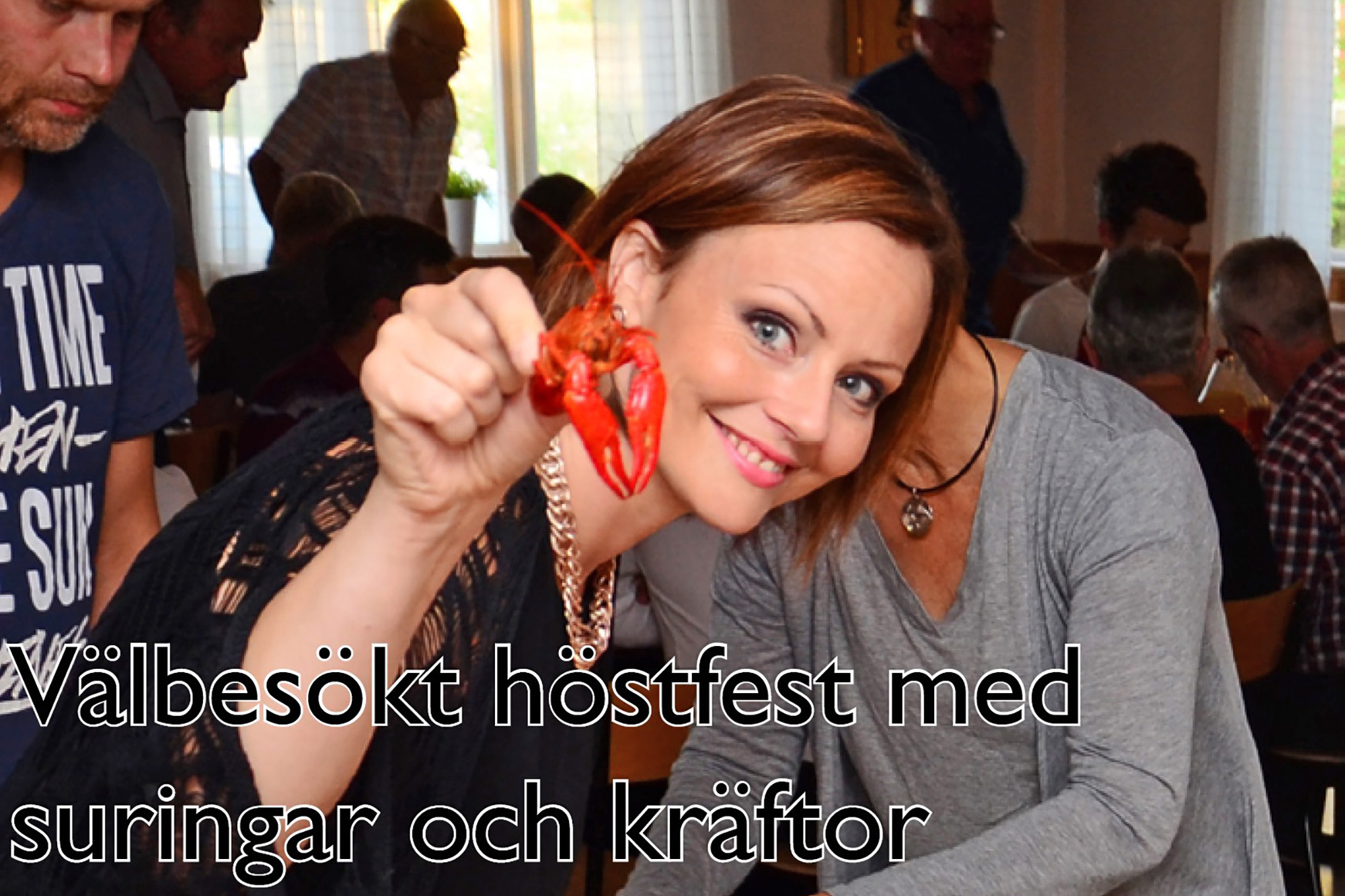 Röste.nu – Bygdens Nytt nr 4 2015 – Nyheter – Välbesökt höstfest med suringar och kräftor