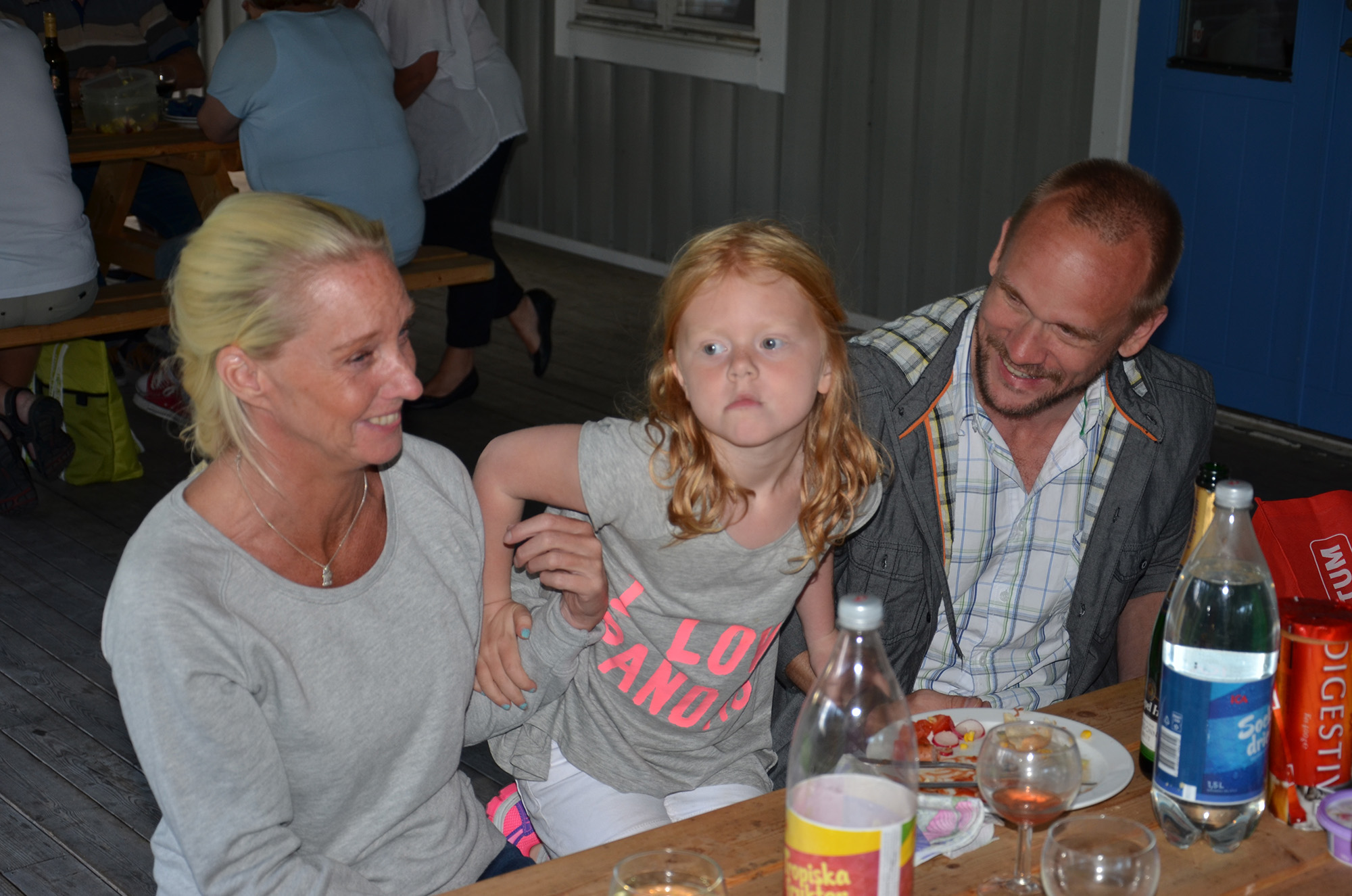 Röste.nu – Bygdens Nytt nr 4 2015 – Reportage – Grillfest med födeledagsfirande på Dönjegården