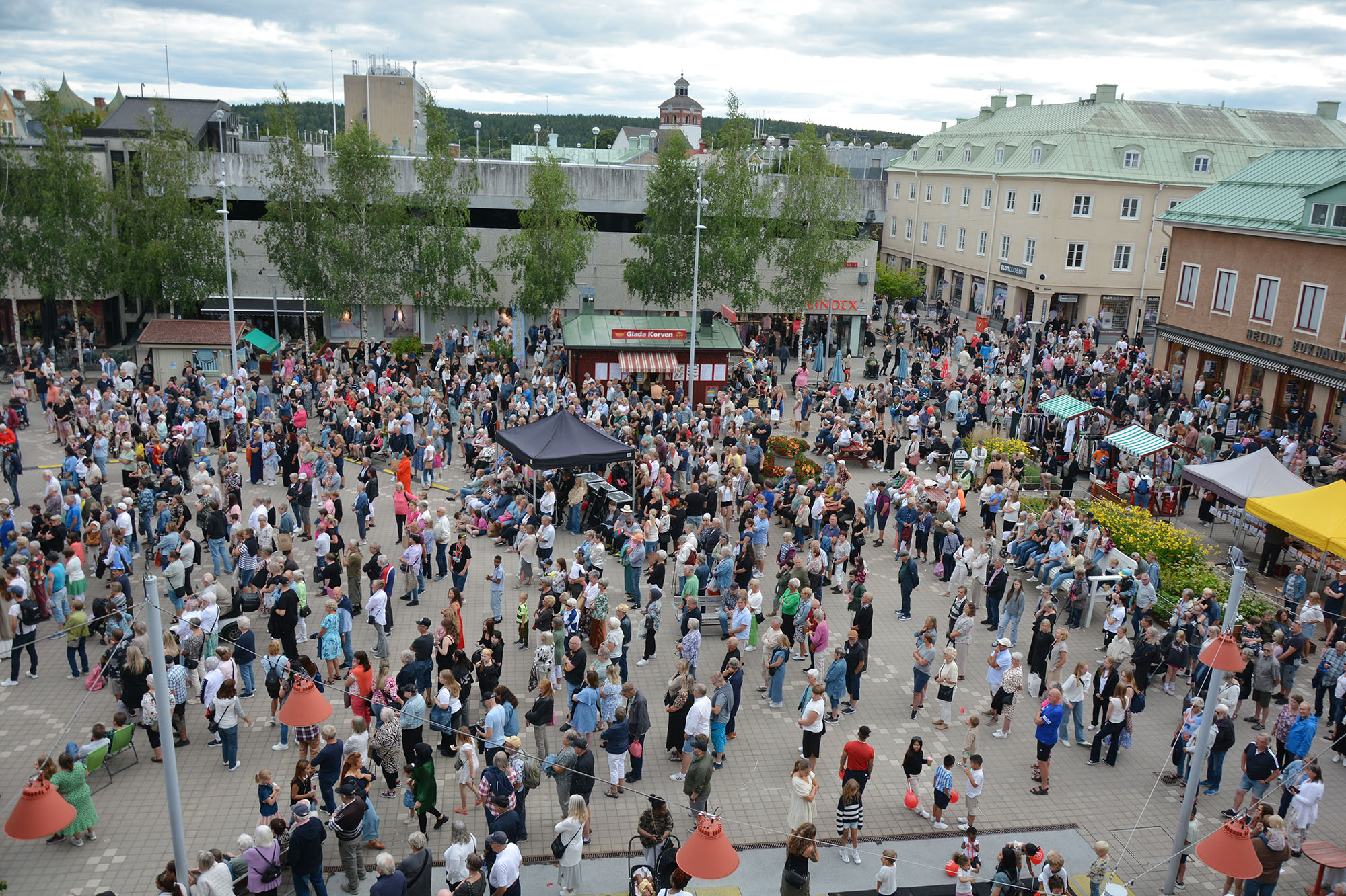 Röste.nu – Nina Söderquist, kolbullar och folk överallt 2024