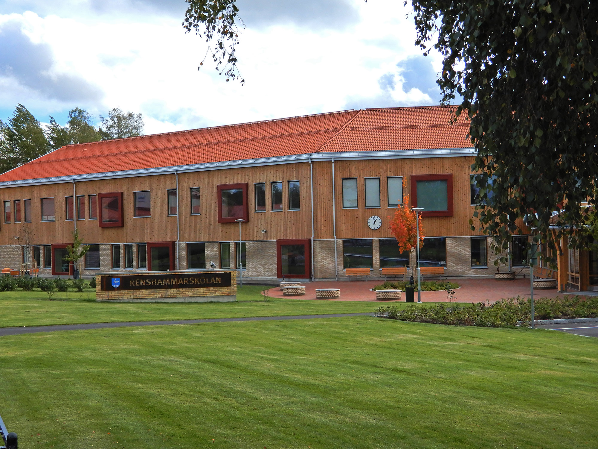 Röste.nu – Renshammarskolan invigdes med pompa och ståt 2024