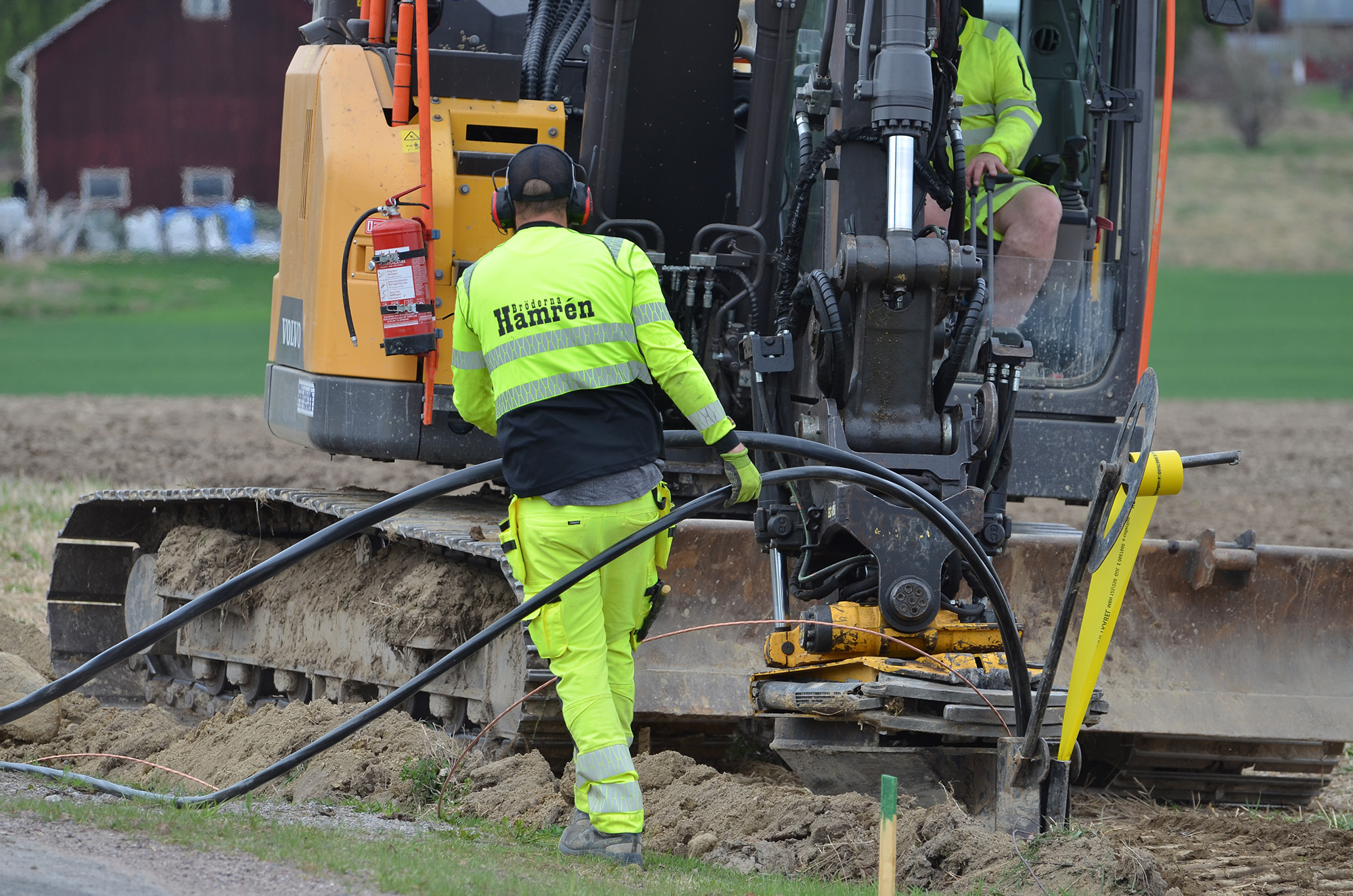 Röste.nu – Grävning för jordelkabel i Röste 2023