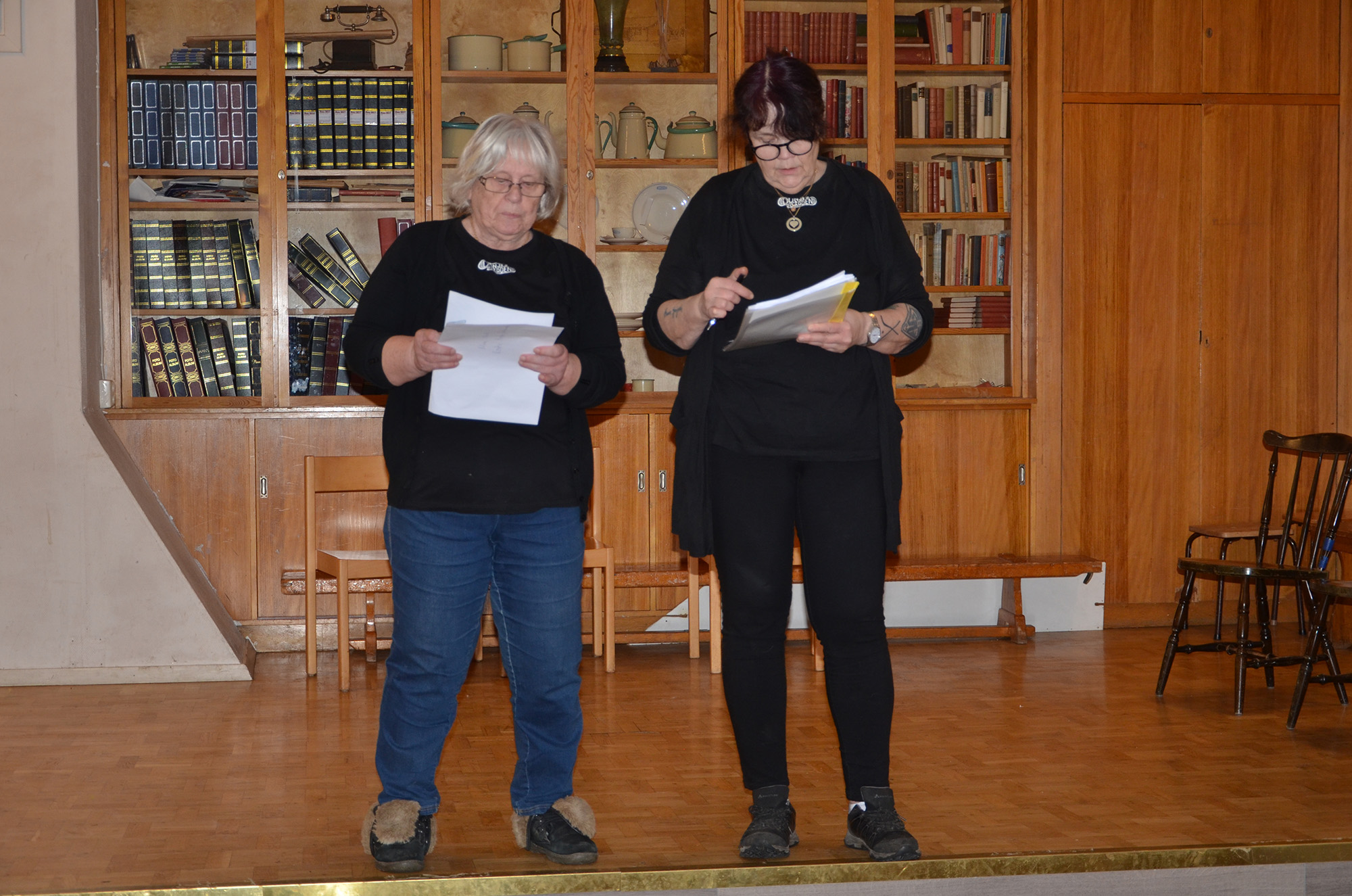 Röste.nu – Grötfest i Dönjegården – Dragning i skinklotteriet, Nina Norell och Åse Järpenge 2024