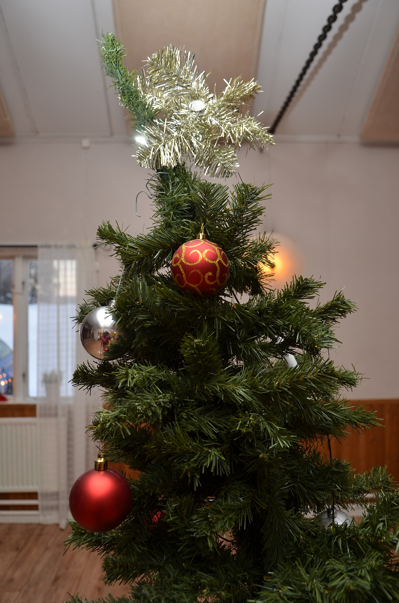 Röste.nu – Nyheter – ’’Skum tomte’’ gästade julgransplundringen 2024