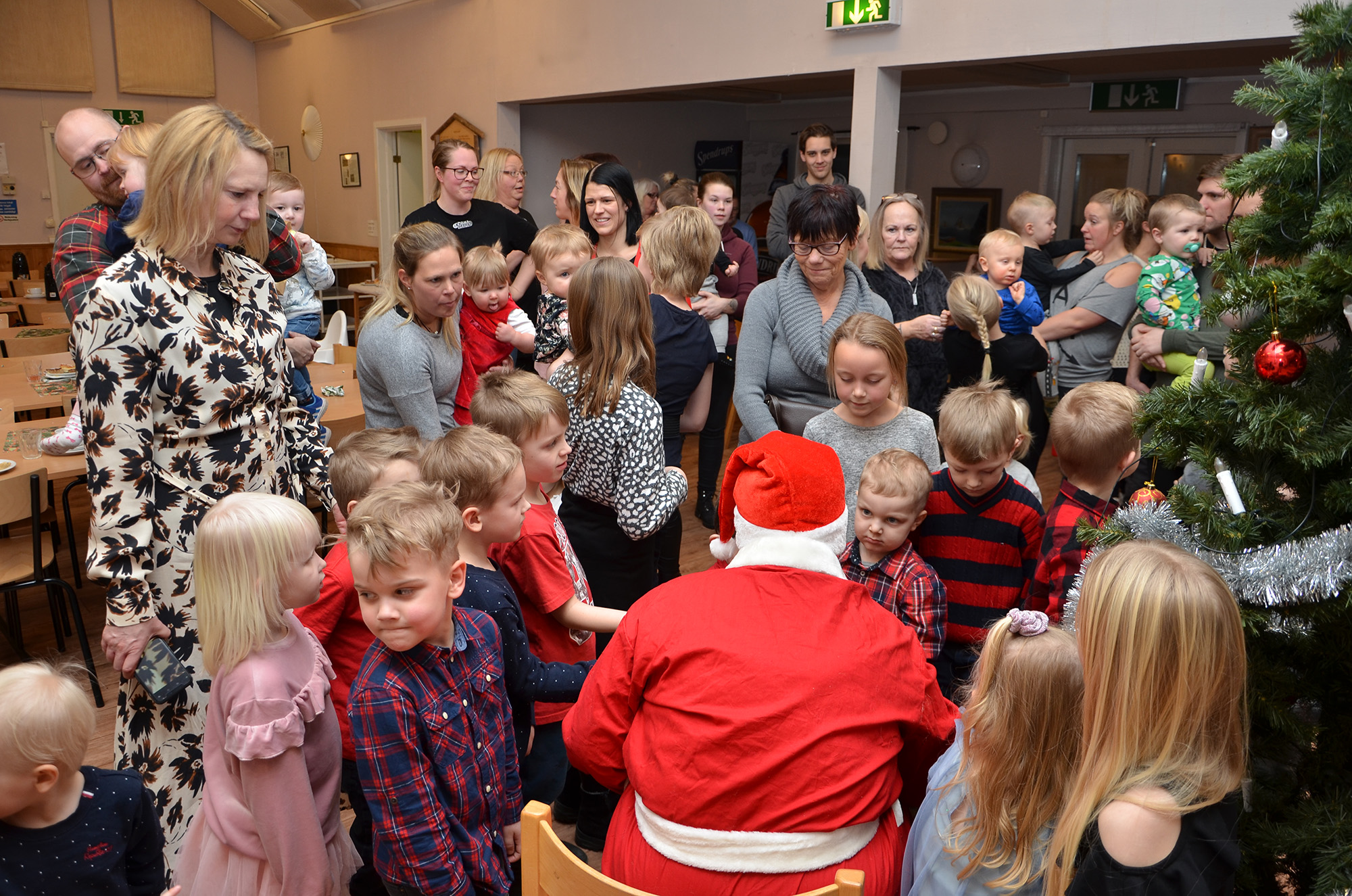 Röste.nu – Nyheter – Julen dansades ut i Dönjegården 2020