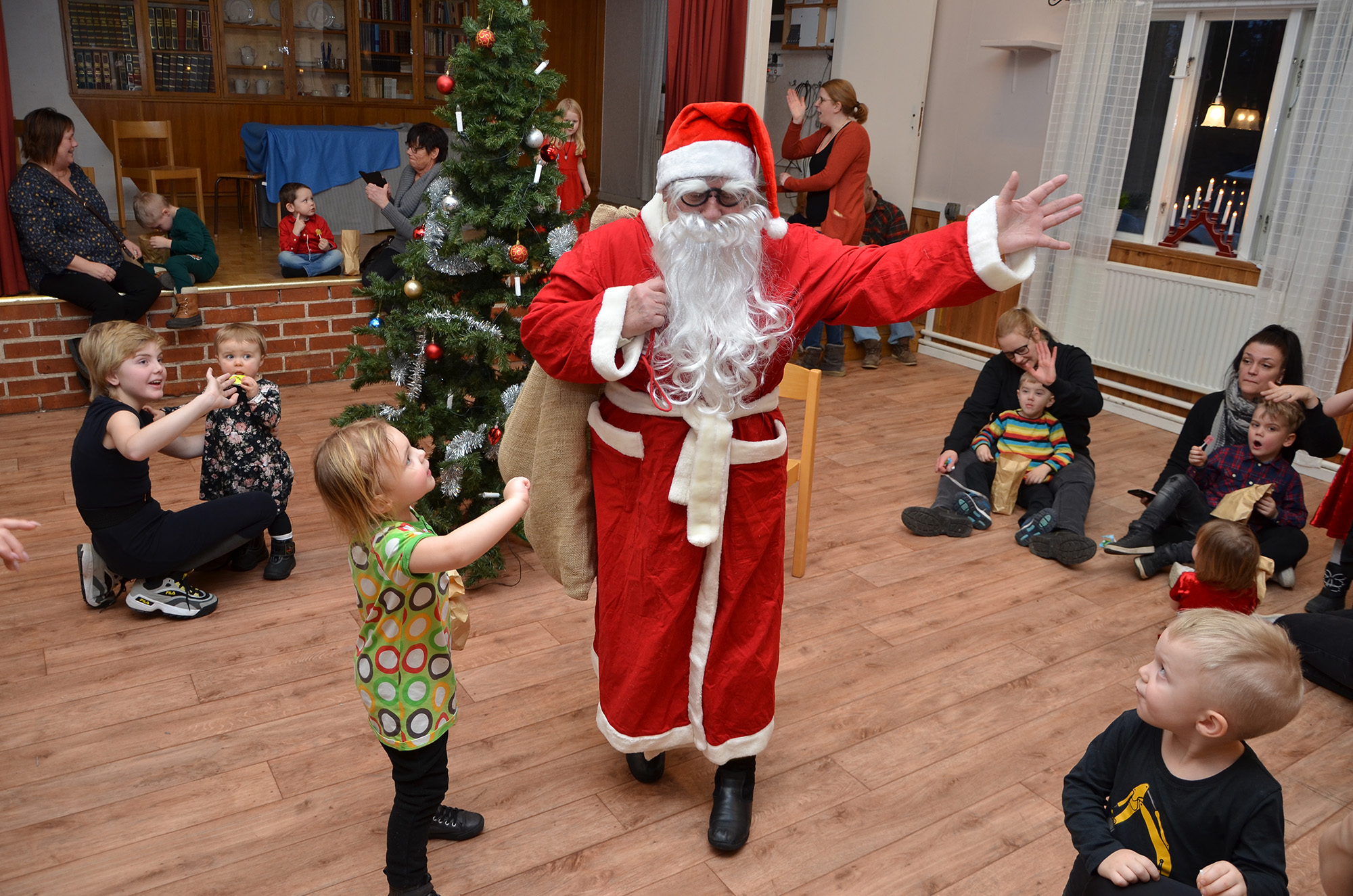 Röste.nu – Nyheter – Julen dansades ut i Dönjegården 2020