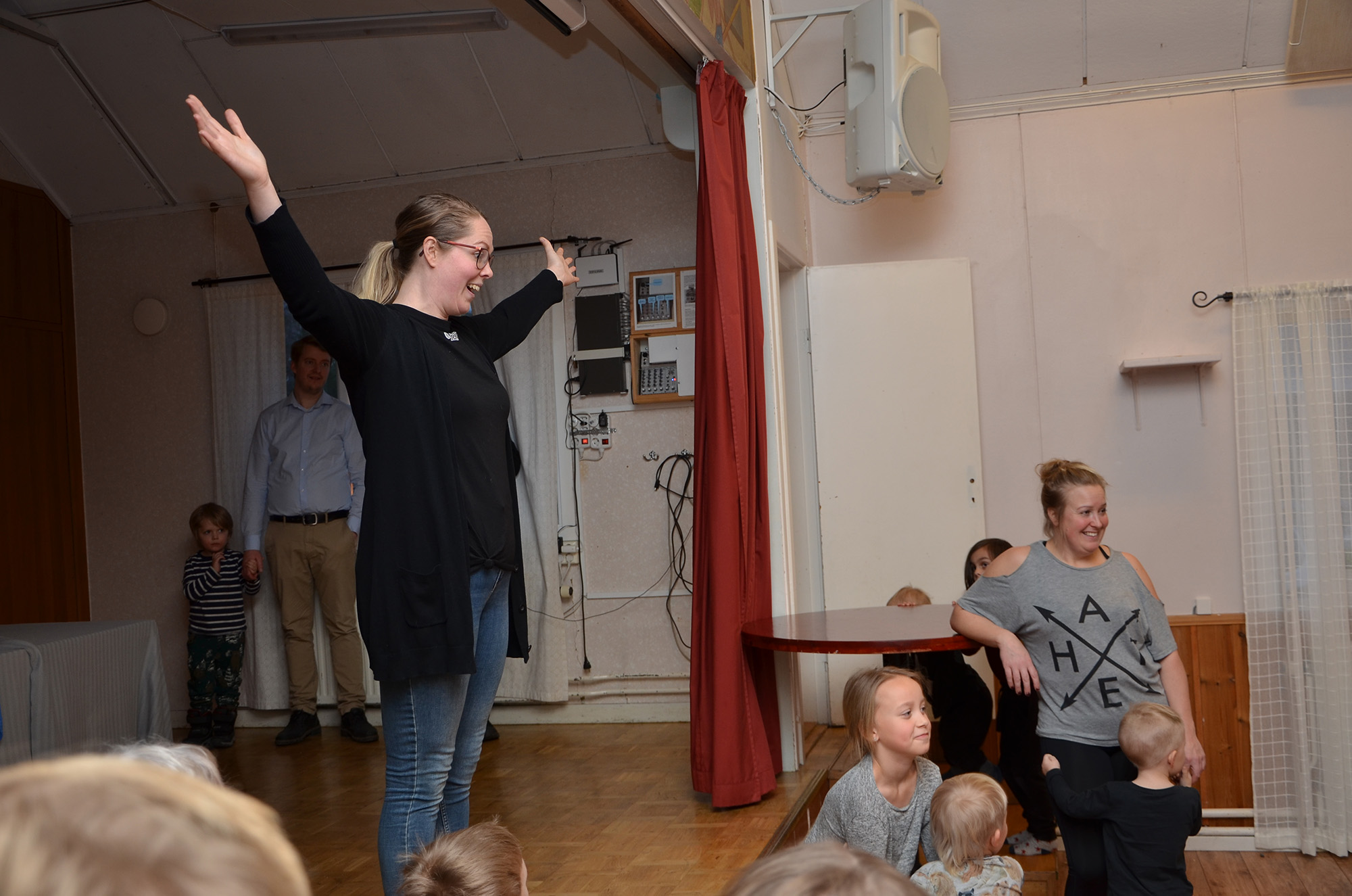 Röste.nu – Nyheter – Julen dansades ut i Dönjegården 2020