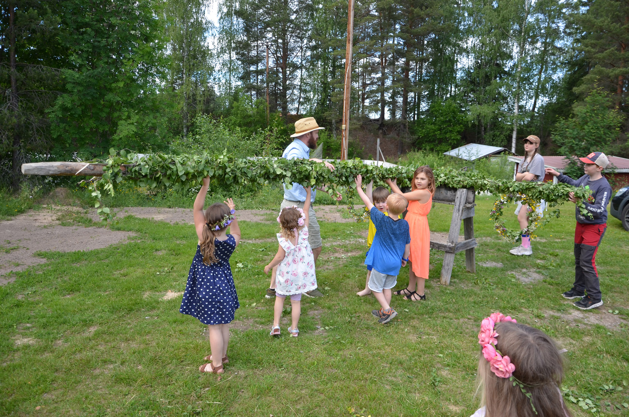 Röste.nu – Nyheter – Alla var som i trans under byns midsommardans... 2024