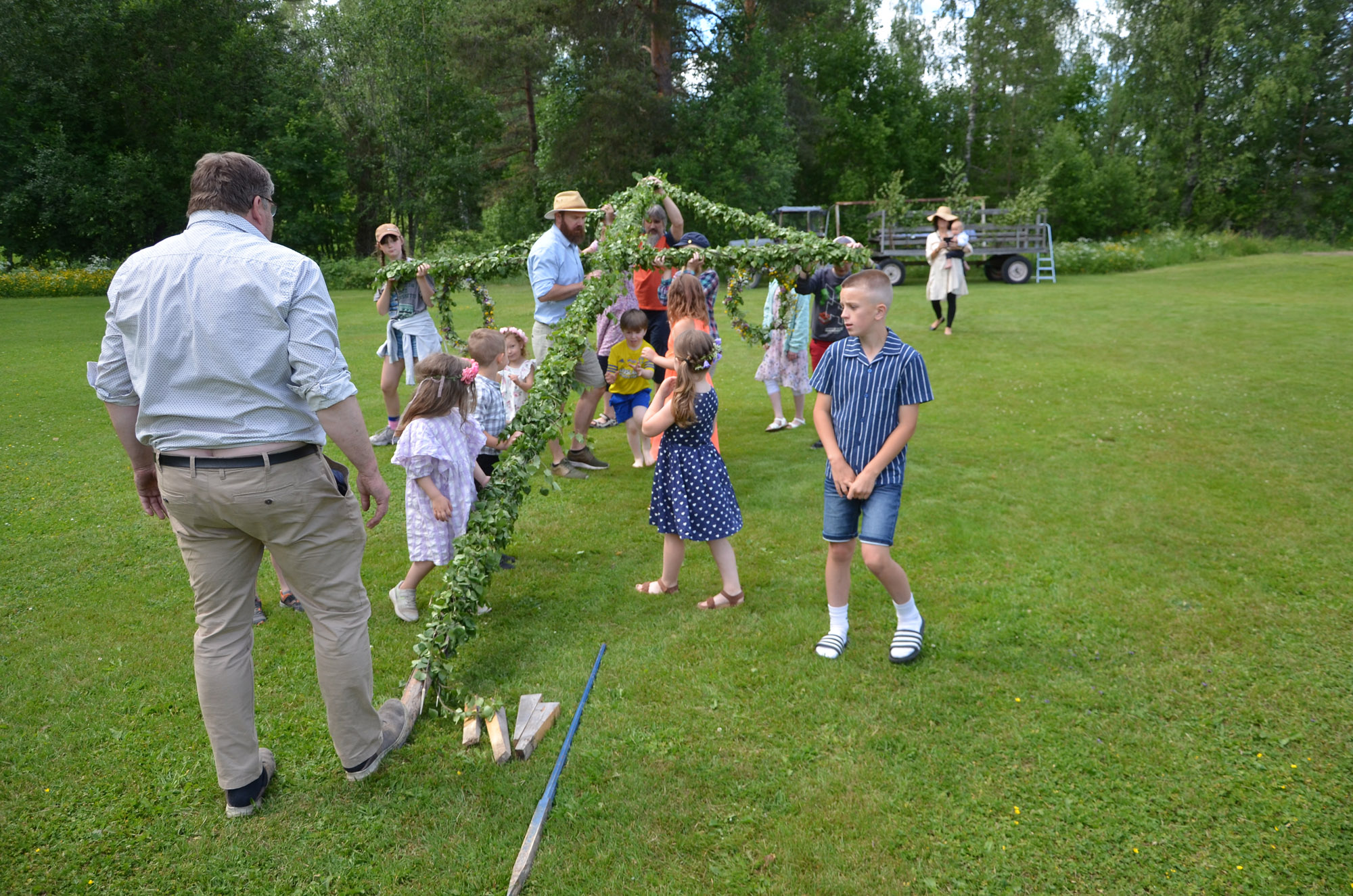 Röste.nu – Nyheter – Alla var som i trans under byns midsommardans... 2024