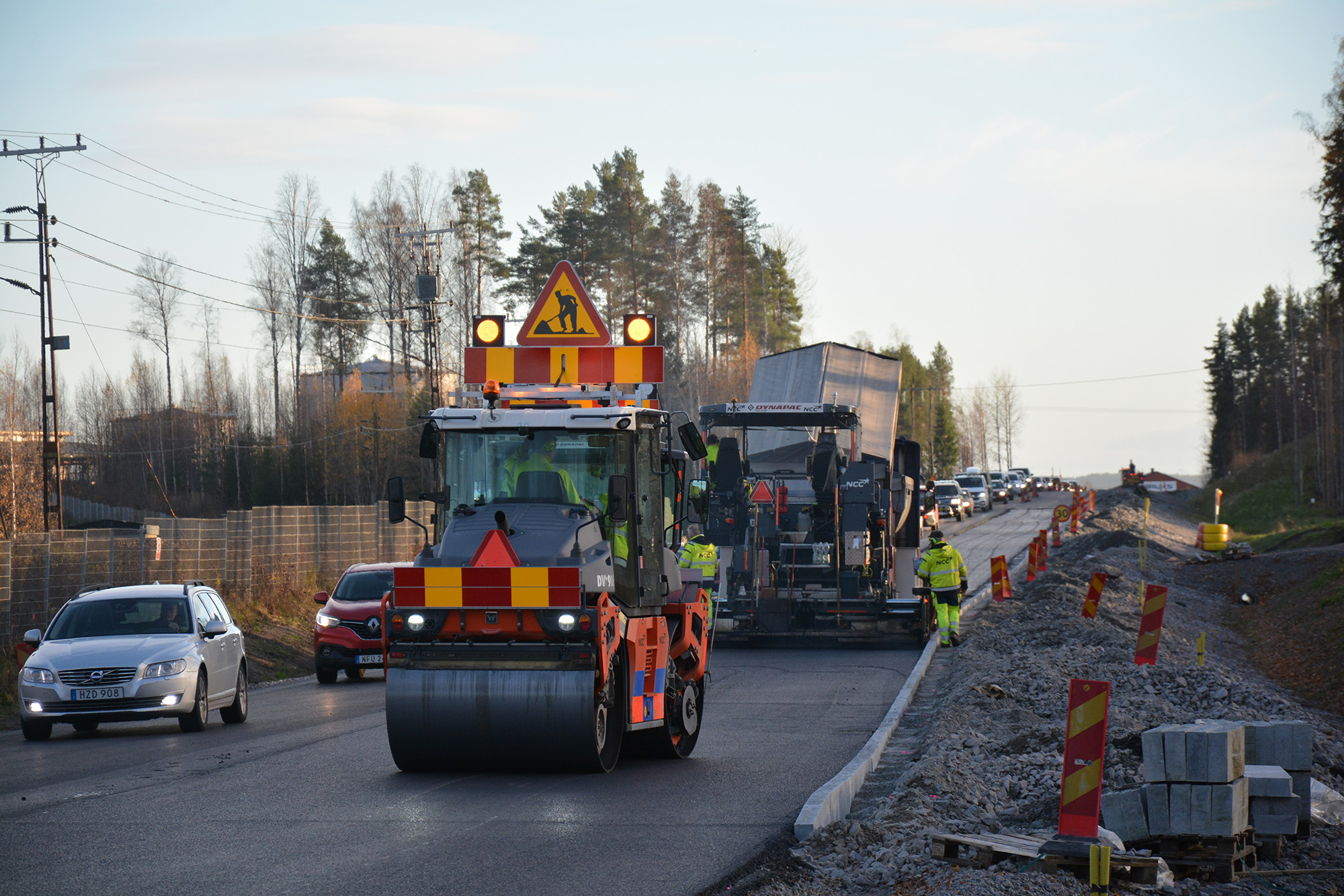 Röste.nu – Asfaltsläggning strax bortanför bron över Galvån 2024