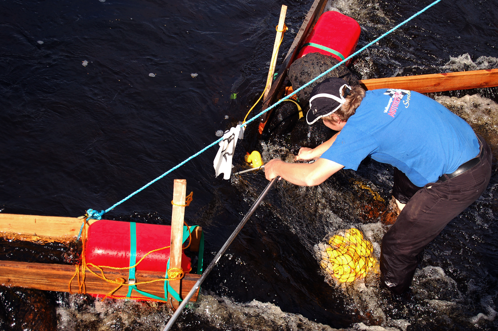 Röste.nu – Röstebilder – Ankrace i Galvån för tredje året 2008
