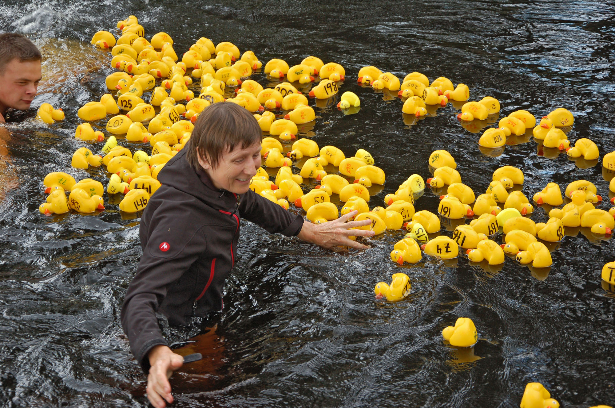 Röste.nu – Röstebilder – Ankracet i Galvån 2011
