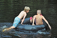 Röste.nu – Röstebilder – Ankrace i Galvån 2012