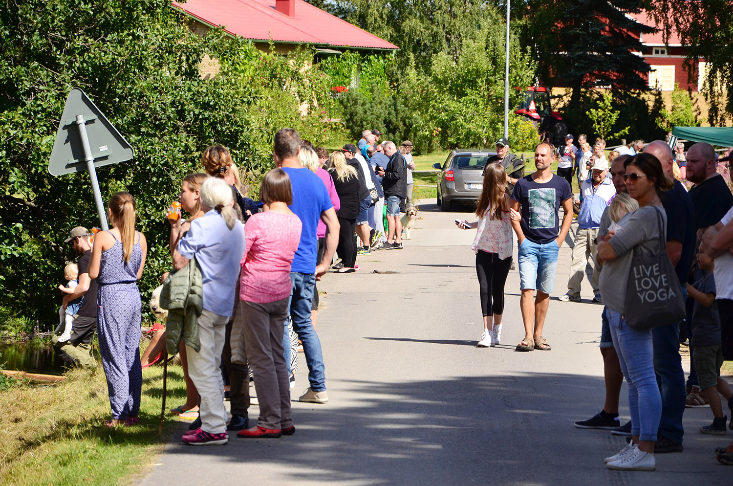 Röste.nu – Röstebilder – Ankracet i Galvån 2016