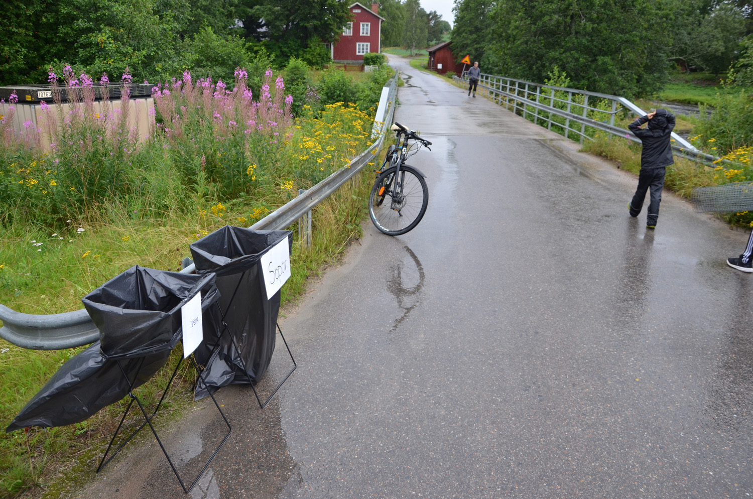 Röste.nu – Röstebilder – Historiskt blött ankrace i  Galvån 2017