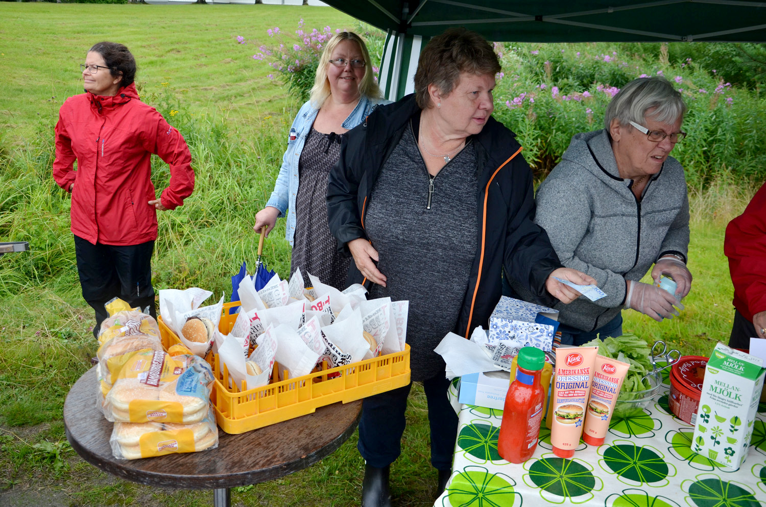 Röste.nu – Röstebilder – Historiskt blött ankrace i  Galvån 2017