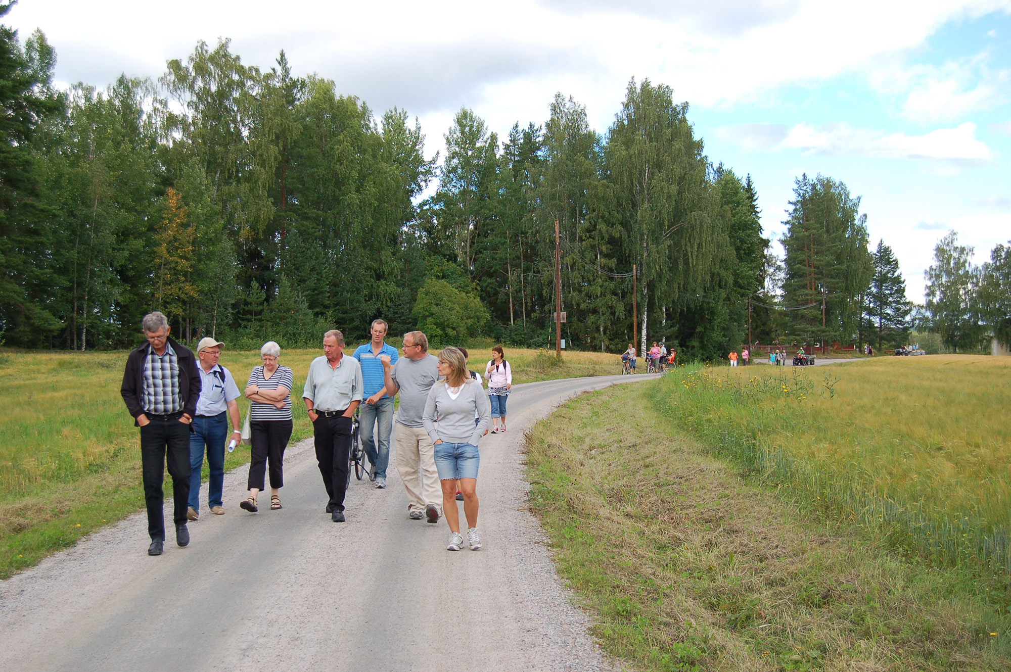 Röste.nu – Röstebilder – Byvandring mitt i Röste 2008