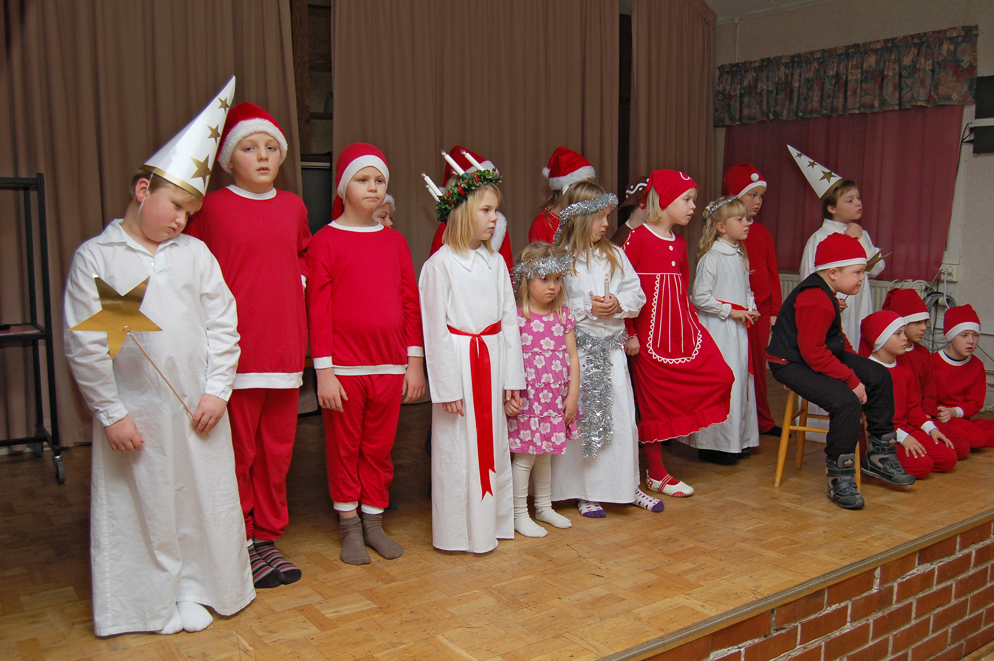 Röste.nu – Röstebilder – Lucia på De äldres dag i Dönjegården 2009
