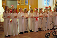 Röste.nu – Röstebilder – De äldres dag med lucia i Dönjegården 2010