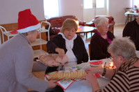 Röste.nu – Röstebilder – De äldres dag med lucia i Dönjegården 2010