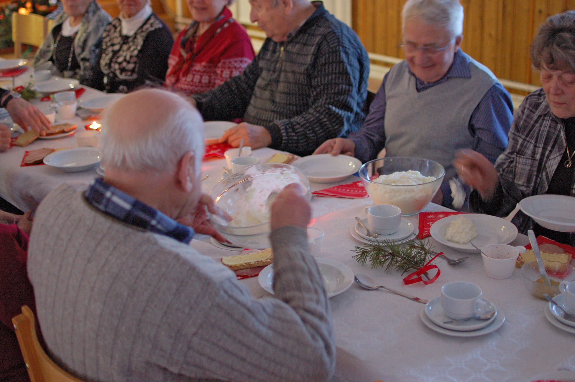 Röste.nu – Röstebilder – Gröt och lucia för dem äldre 2010