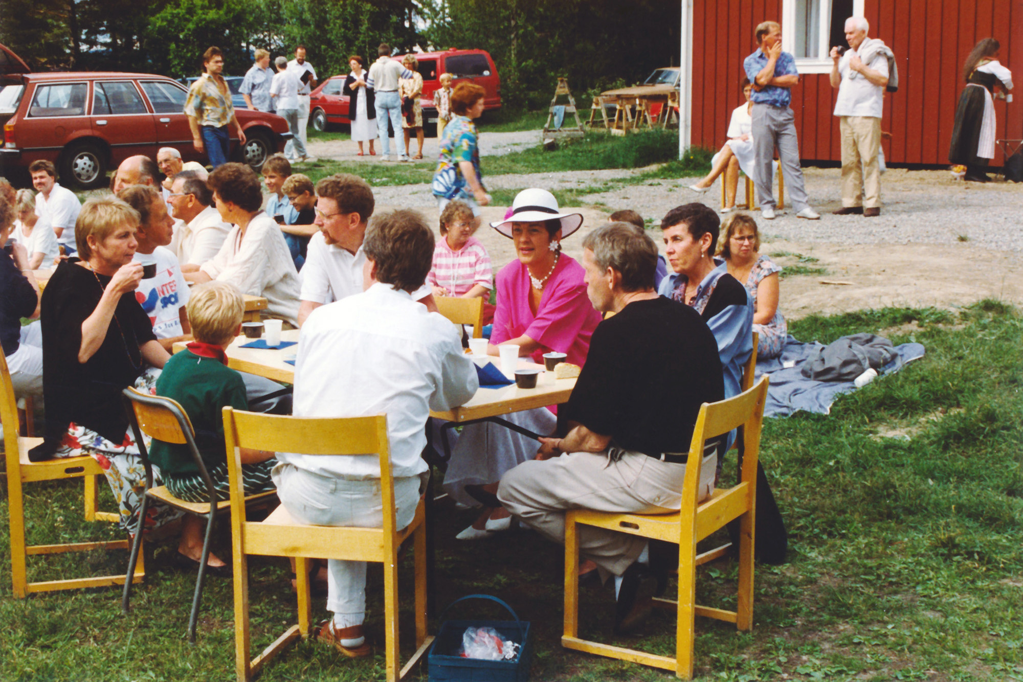 Röste.nu – Röstebilder 2002 – Dönjegårdens 50-årsjubileum – bilder från 1990-talet