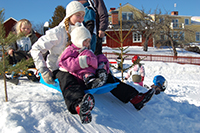 Röste.nu – Röstebilder – Familjedag med fart i backen 2009