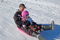 Röste.nu – Röstebilder – Familjedag med fart i backen 2009