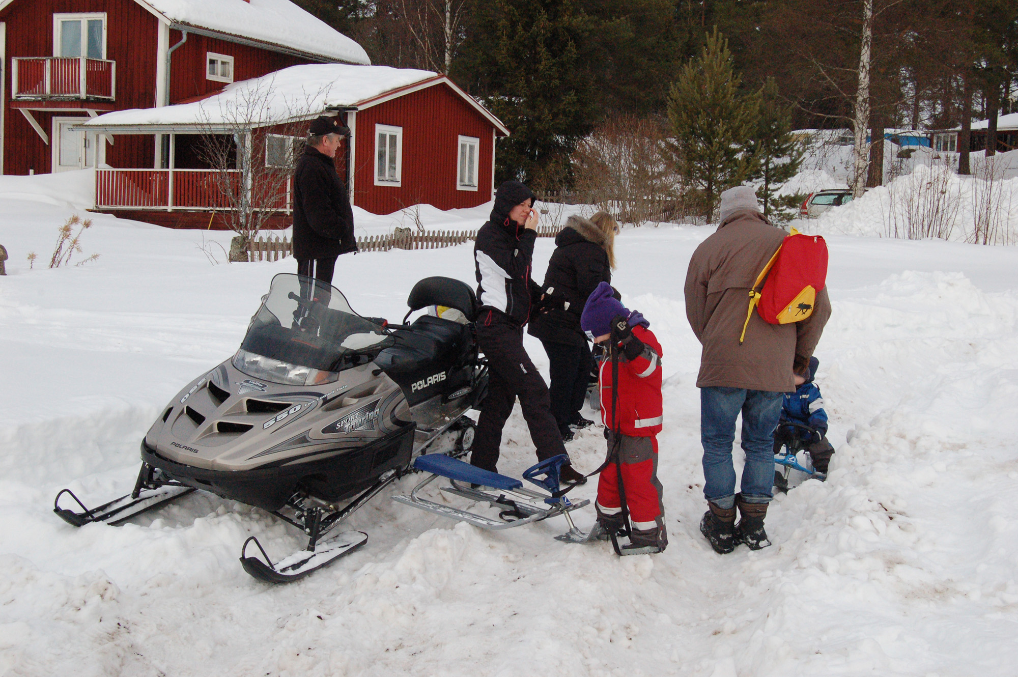 Röste.nu – Röstebilder – Familjedag i vintrigt Röste 2011