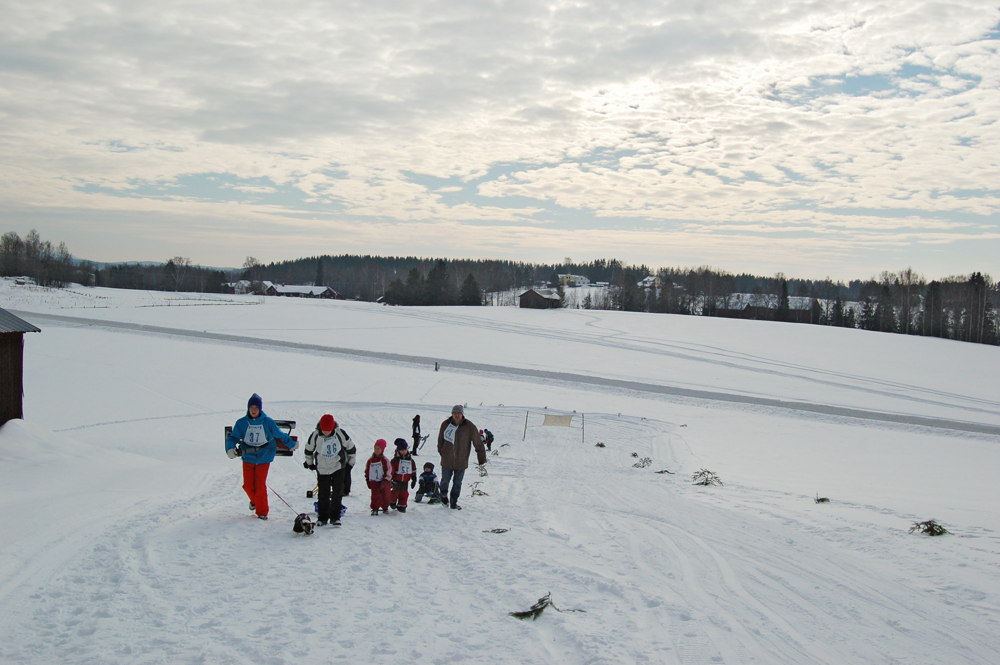Röste.nu – Röstebilder – Familjedag i vintrigt Röste 2011