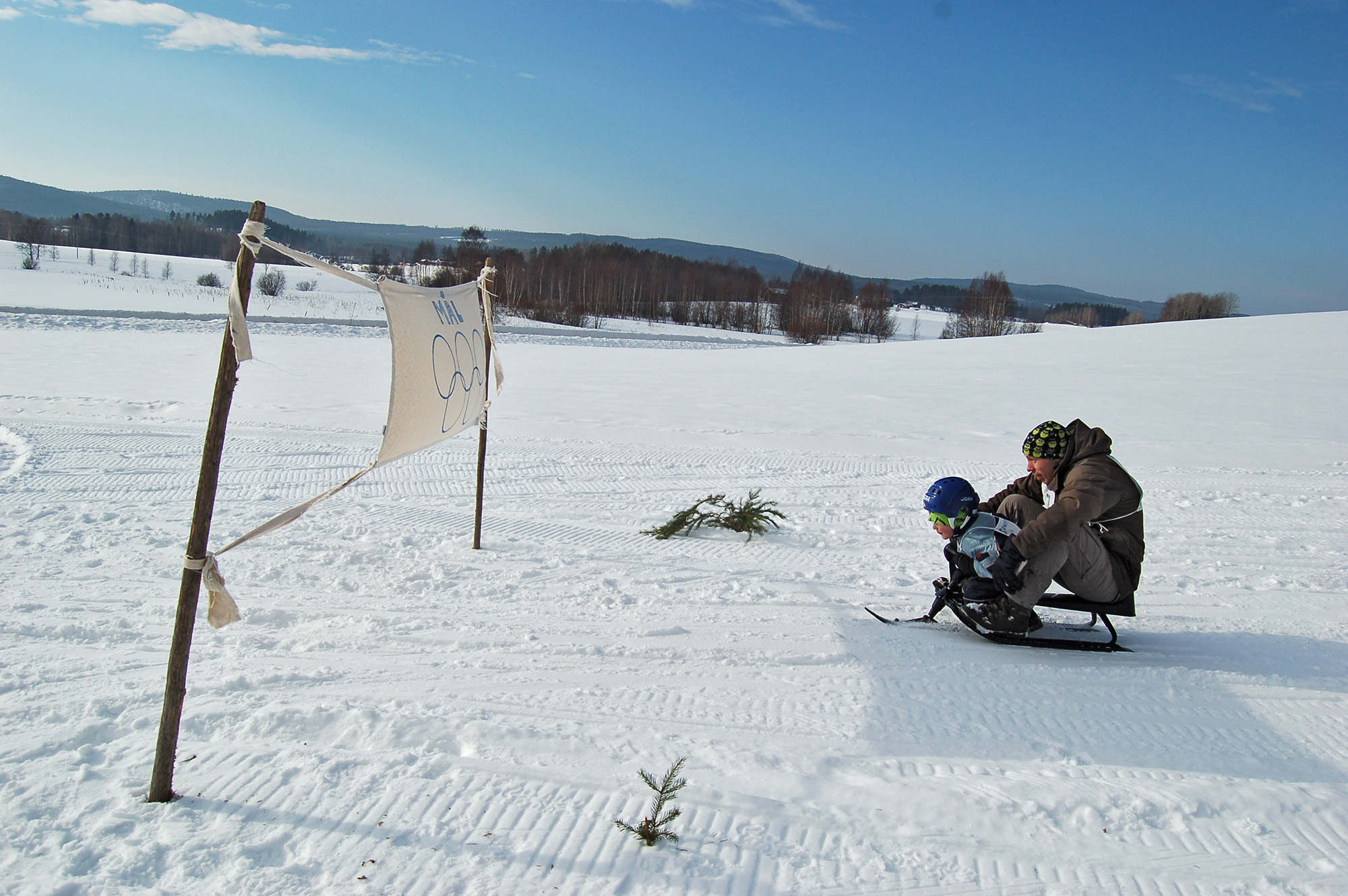 Röste.nu – Röstebilder – Familjedag i vintrigt Röste 2011