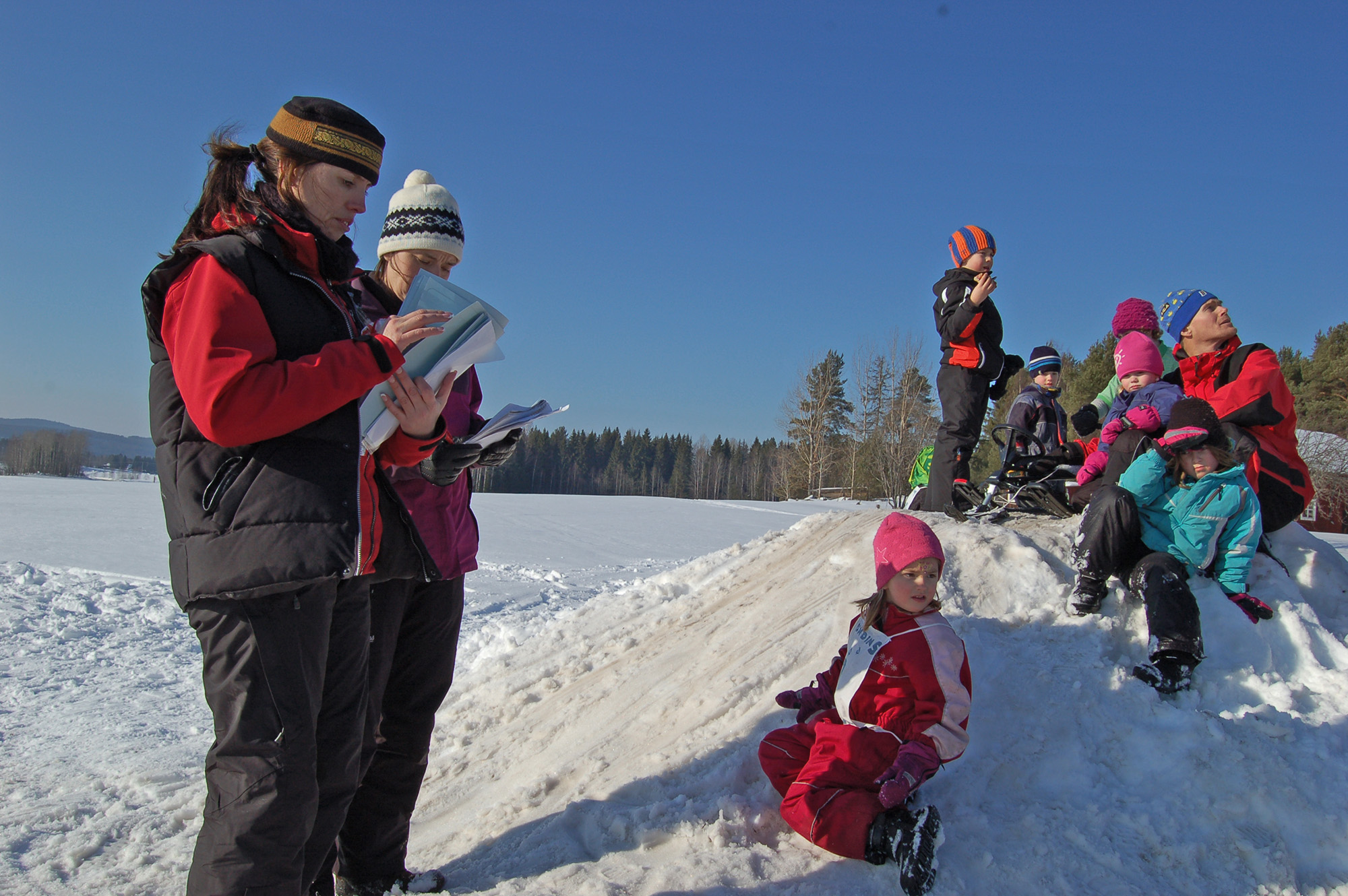 Röste.nu – Röstebilder – Familjedag i vintrigt Röste 2011