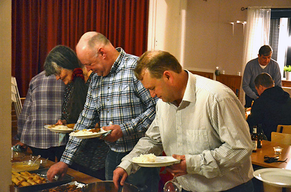 Röste.nu – Röstebilder – Föreningsstämma i Dönjegården 2014