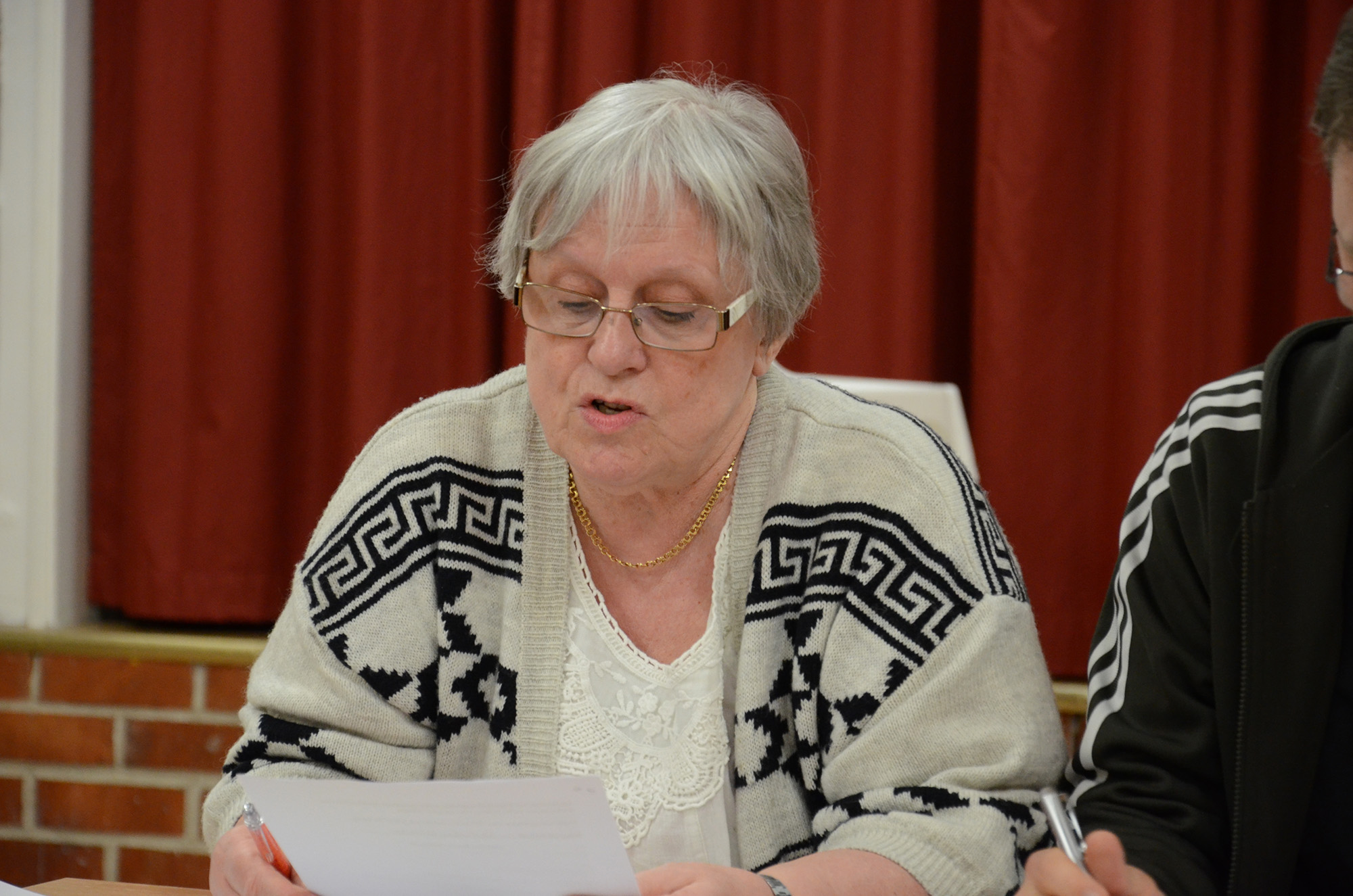 Röste.nu – Röstebilder – Föreningsstämma i Dönjegården 2014