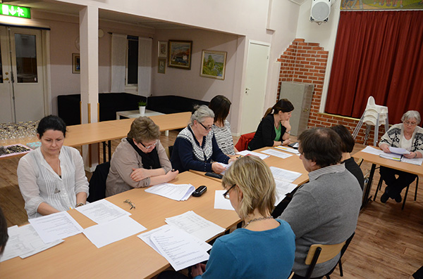 Röste.nu – Röstebilder – Föreningsstämma i Dönjegården 2014