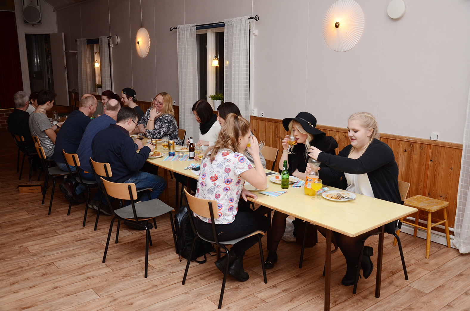 Röste.nu – Röstebilder – Föreningsstämma i Dönjegården 2016