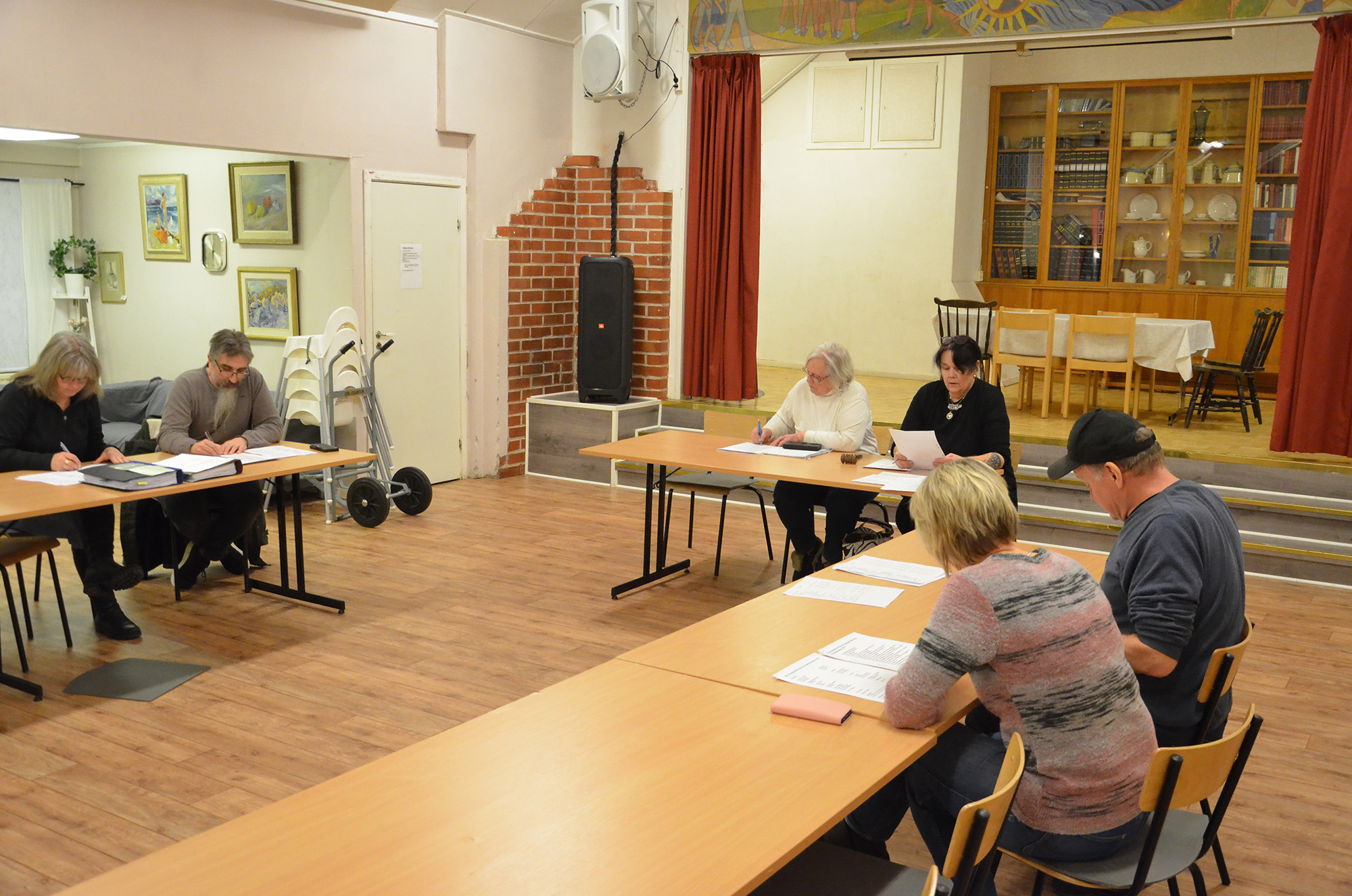 Röste.nu – Röstebilder – Föreningsstämma med kaffe i Dönjegården 2025