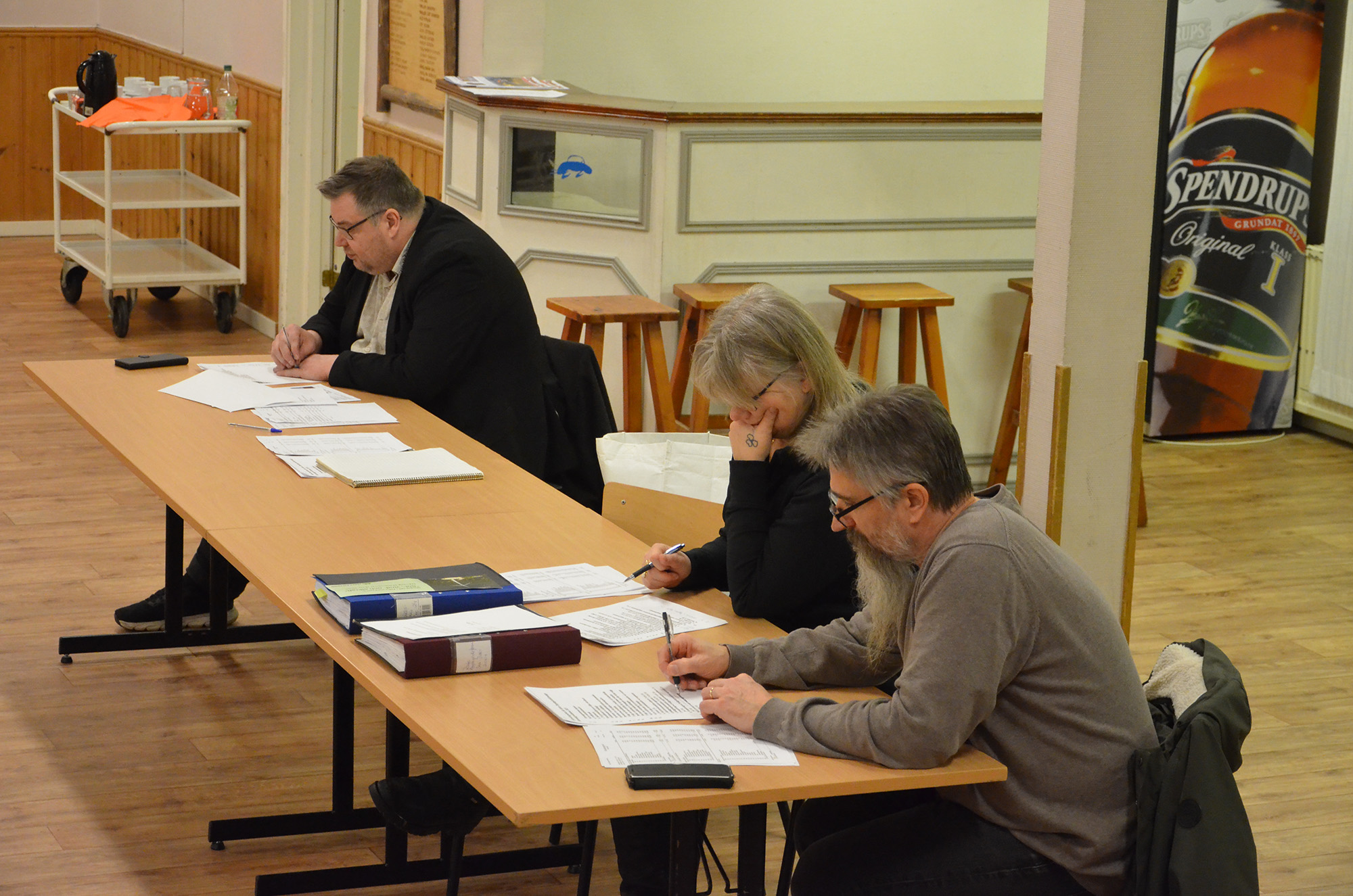 Röste.nu – Röstebilder – Föreningsstämma med kaffe i Dönjegården 2025