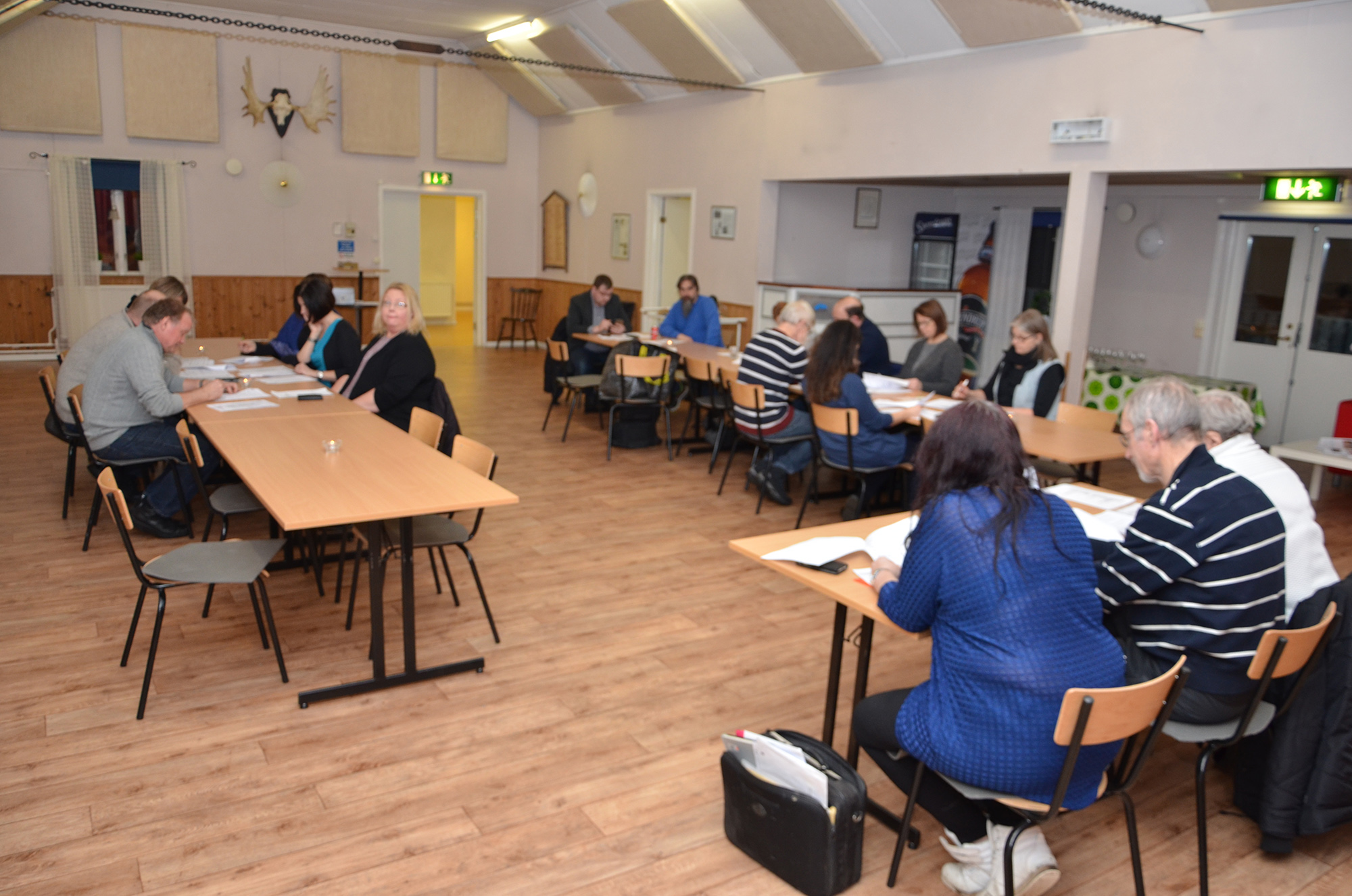 Röste.nu – Röstebilder – Föreningsstämma med middag i Dönjegården 2018