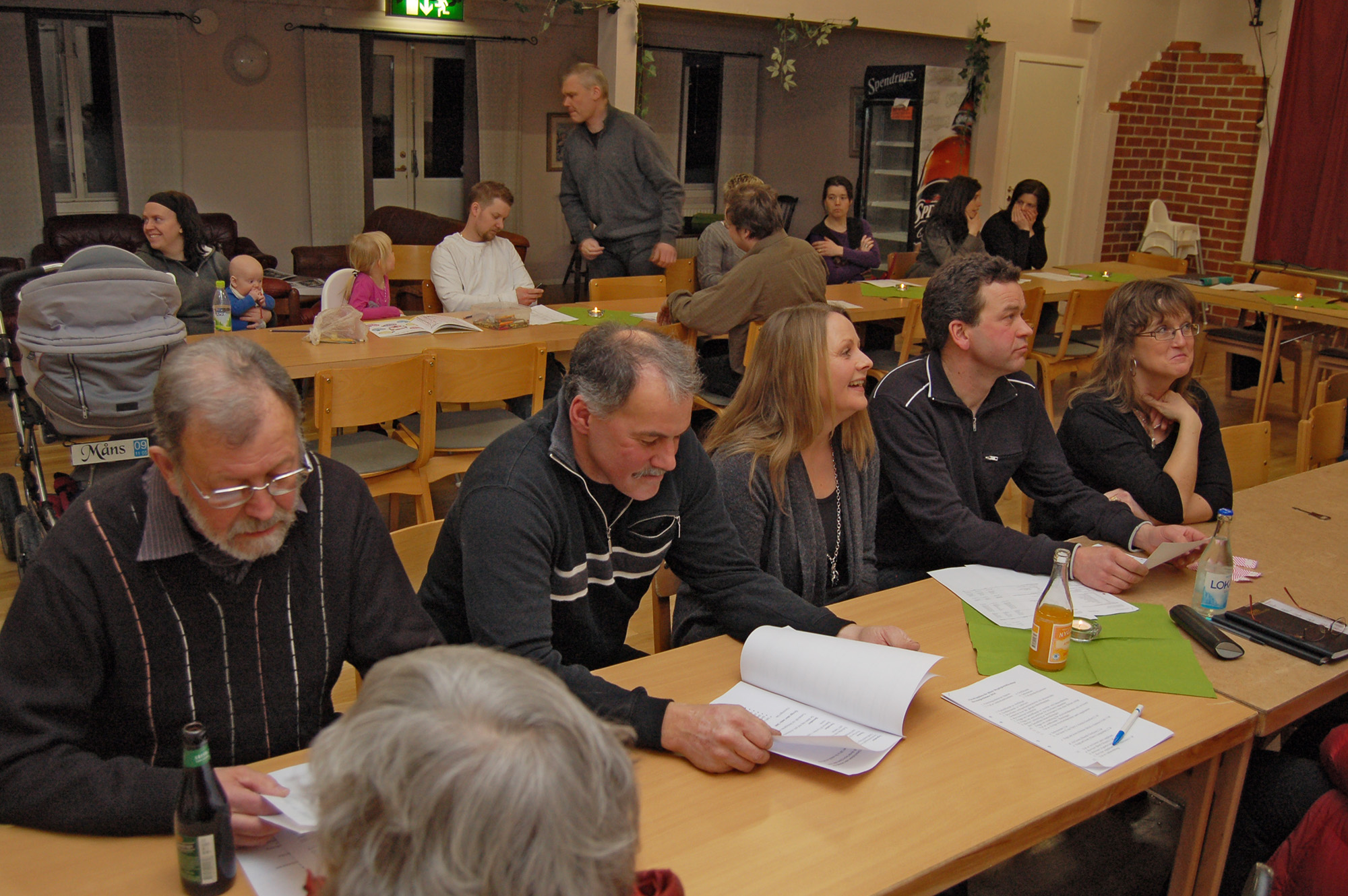 Röste.nu – Röstebilder – Föreningsstämma med thailändsk middag 2010