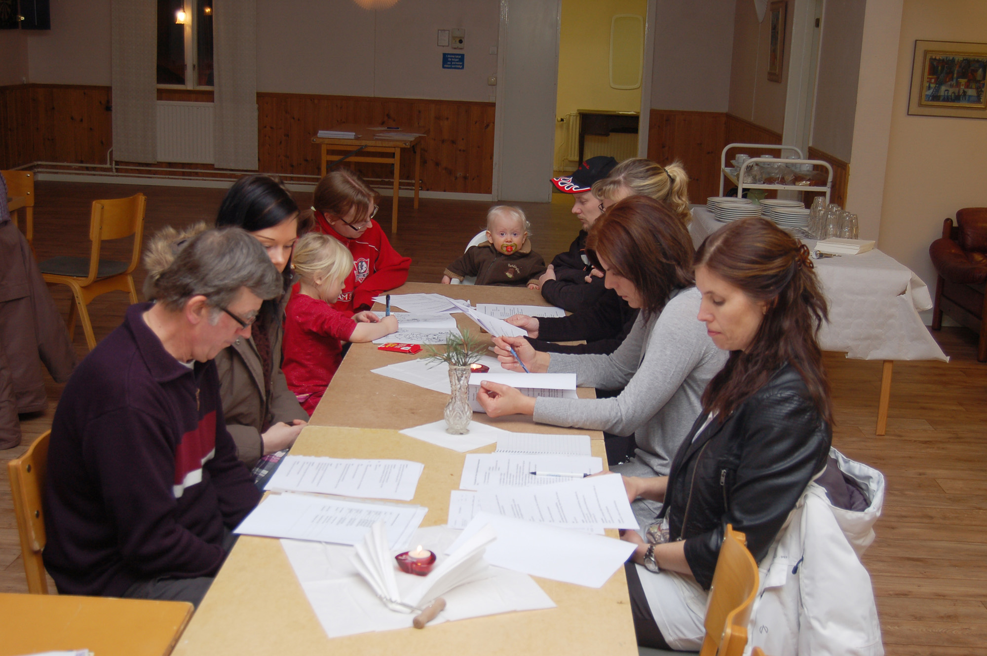 Röste.nu – Röstebilder – Föreningsstämma med thailändsk middag 2011