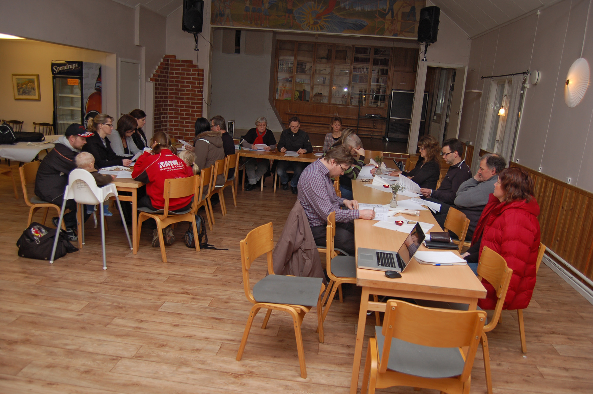 Röste.nu – Röstebilder – Föreningsstämma med thailändsk middag 2011