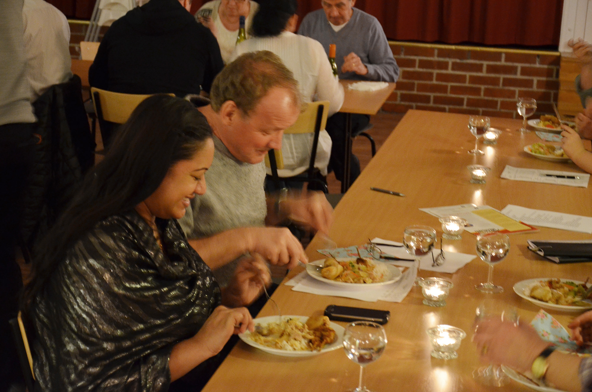Röste.nu – Röstebilder – Föreningsstämma med thailändsk middag 2014