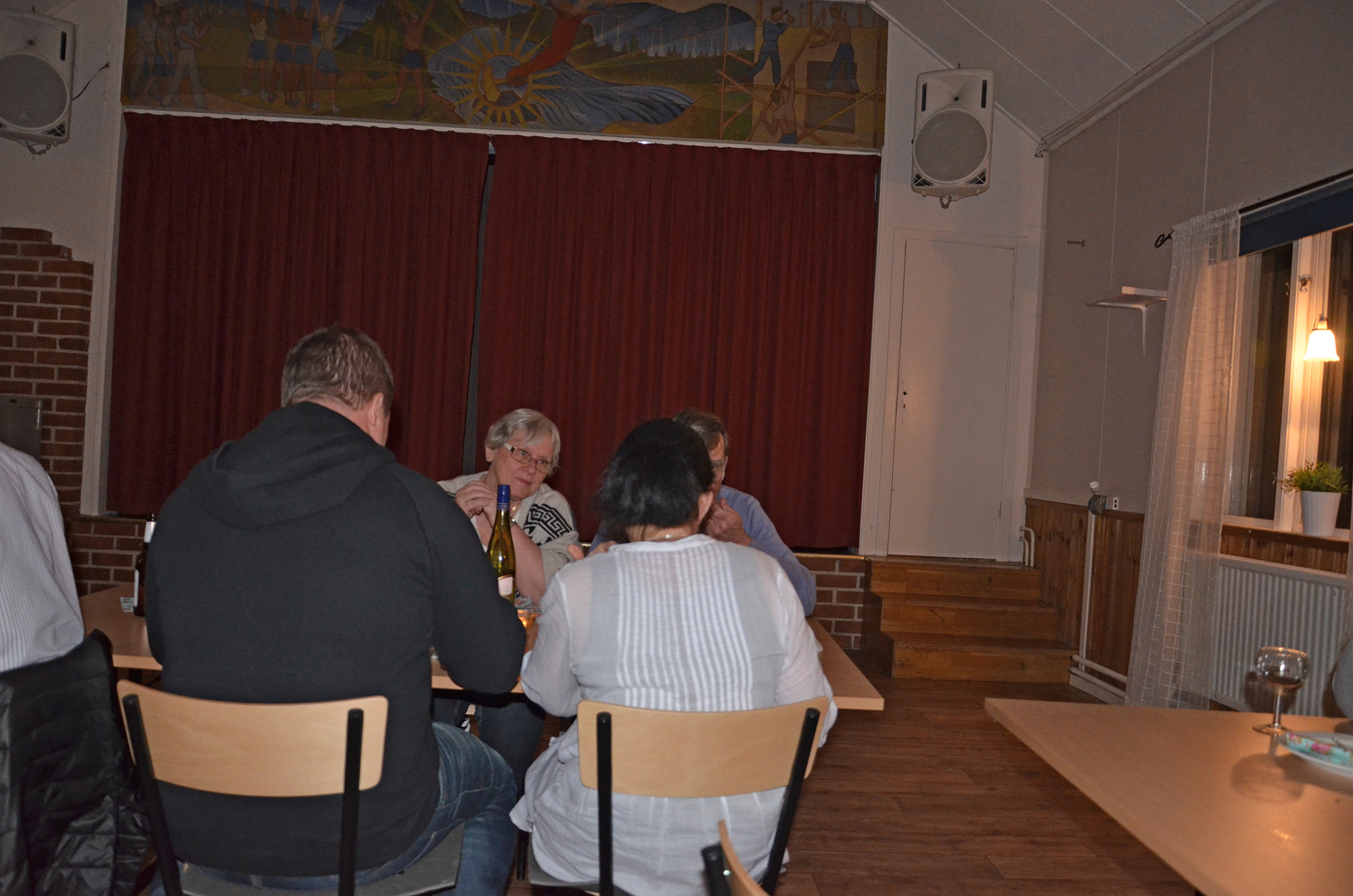 Röste.nu – Röstebilder – Föreningsstämma med thailändsk middag 2014