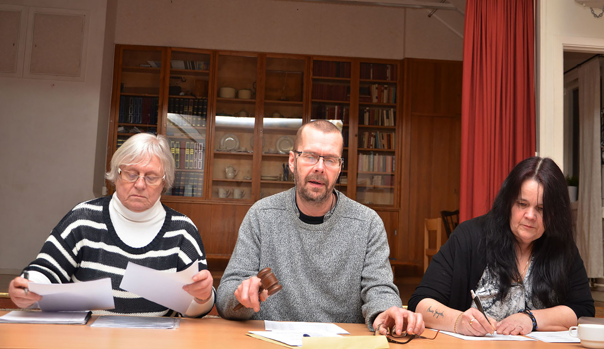 Röste.nu – Röstebilder – Föreningsstämma med thailändsk middag i Dönjegården 2017