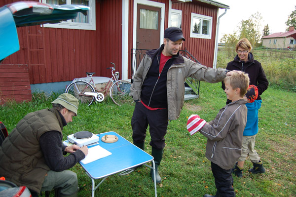 Röste.nu – Röstebilder – Gäddfisketäving i Galvån 2009